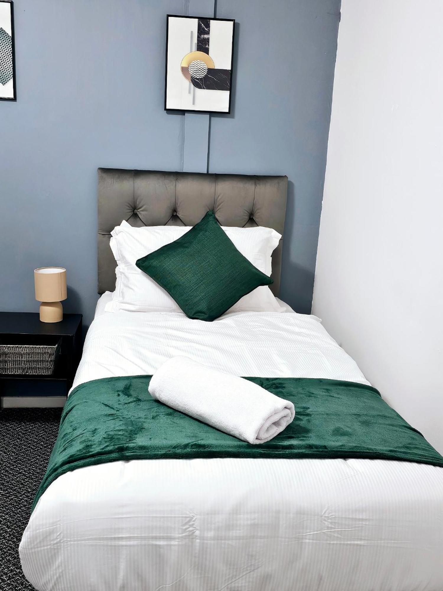 Lushstay Telford - Families, Contractors & Group Of Friends, Long Term Stay Exterior foto